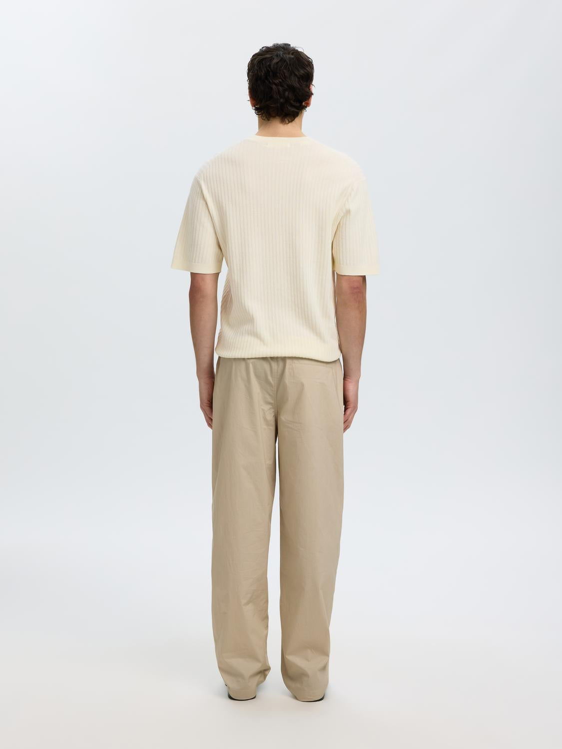 model_shot-back